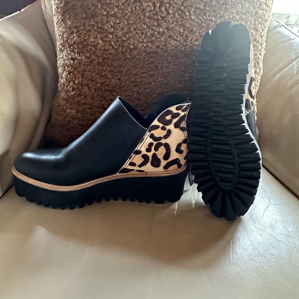 All Black Flatform Jungle Tread (leopard) 7.5